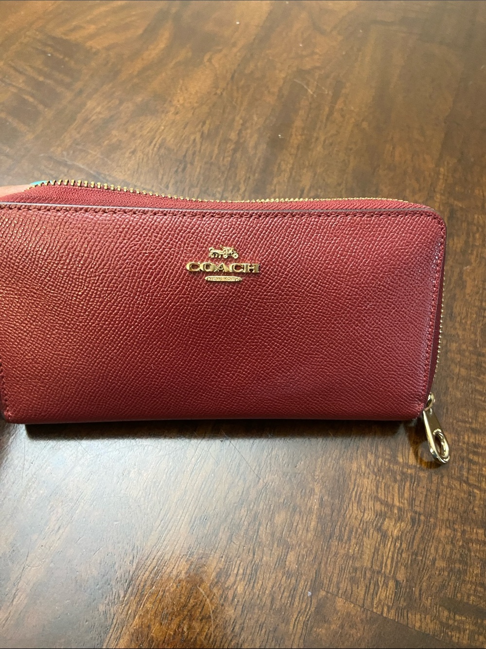 Coach Saffiano Leather Zip Wallet in Burgundy with Gold Logo - Picture 4 of 4